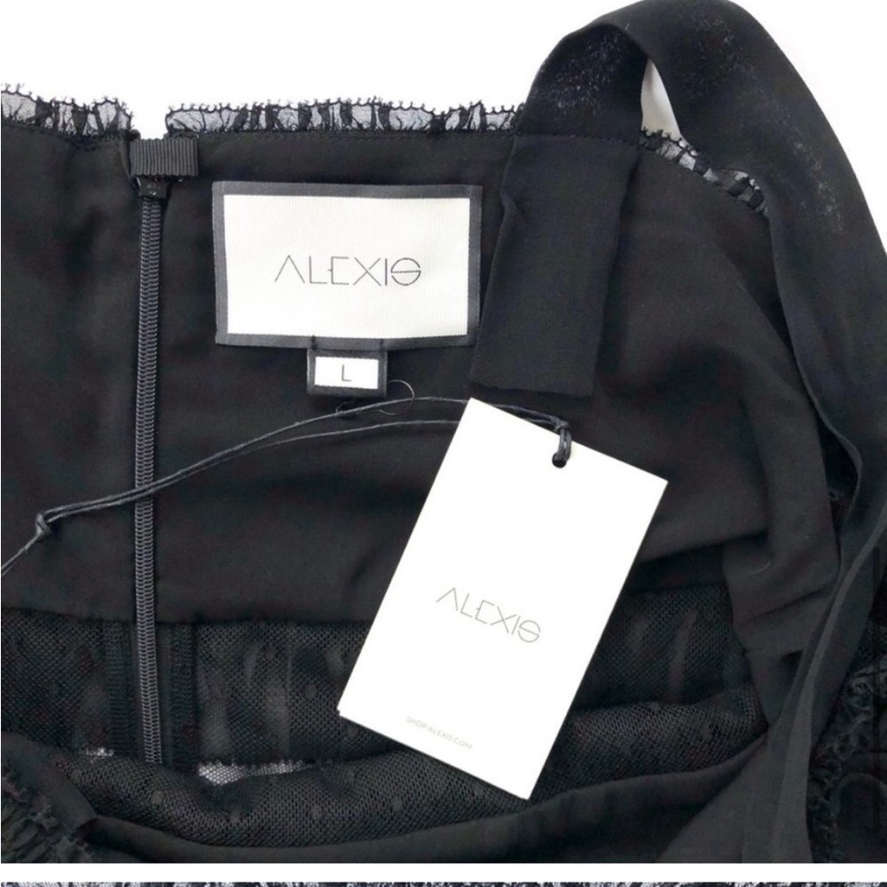 🌙 Alexis Ruffle Top Black NWT - Picture 7 of 8
